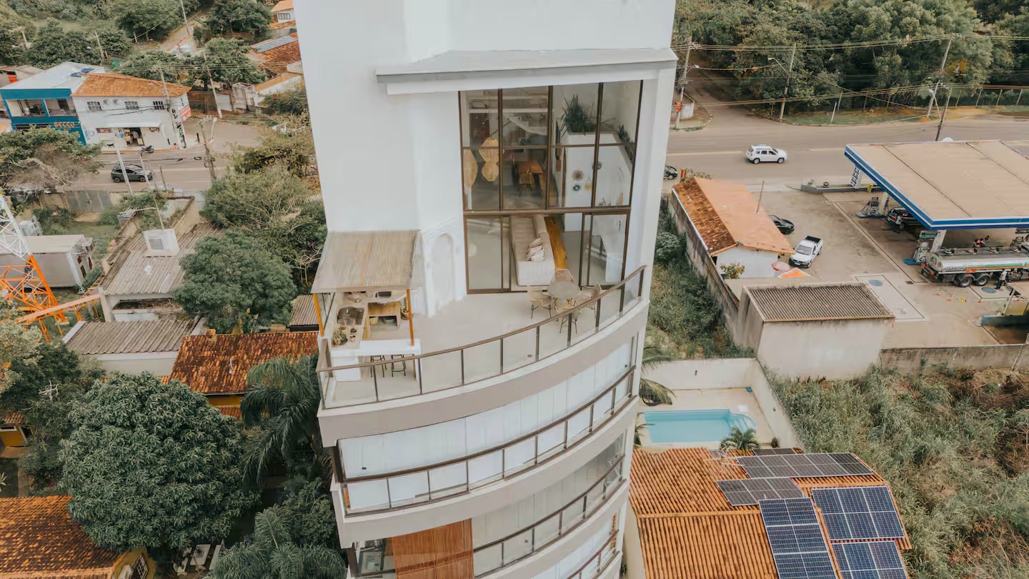 Vista aérea do edifício e da vizinhança